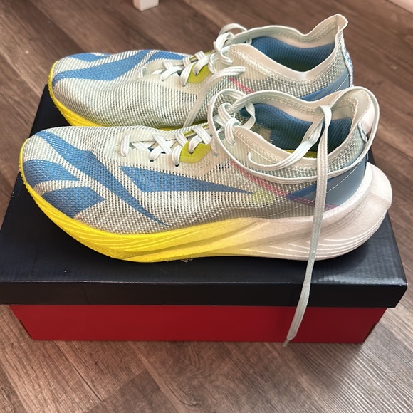 Reebok Floatride Energy X running shoes, unisex 6/women’s 7.5 - Picture 2 of 4